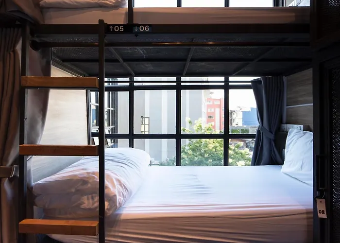 Bed Station Khaosan Hostel