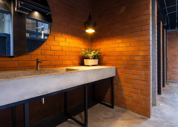 Bed Station Khaosan Hostel